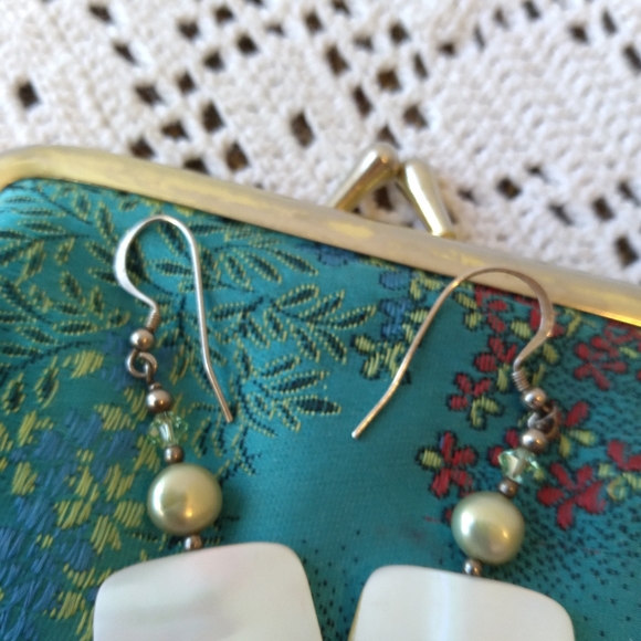 Handmade Peridot & Pearl Drop Earrings - Picture 2 of 4